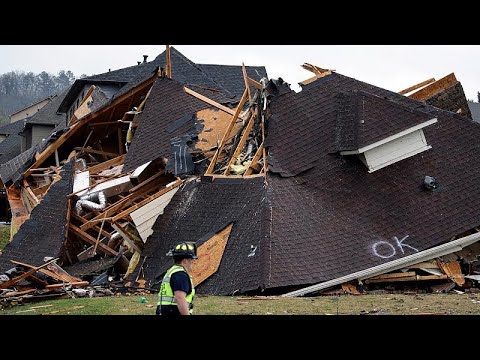 Deadly tornadoes roar through Alabama