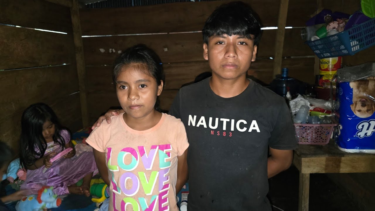Erick recibe tremenda sorpresa desde Estados Unidos. Vean lo que le envia Ana Martinez en la caja