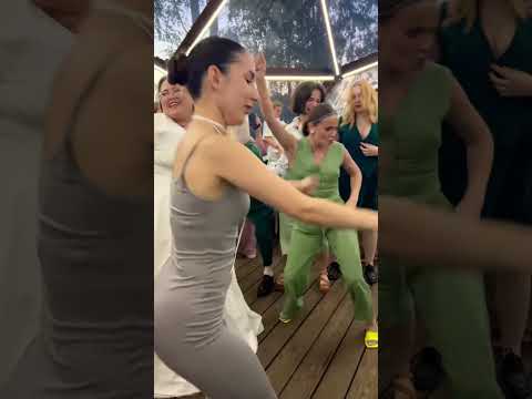 ПОЖАР🔥🔥🔥#ведущий #wedding #свадьба #ведущийсвадьбы #танцы #девочки #невеста #горячиетанцы #dance