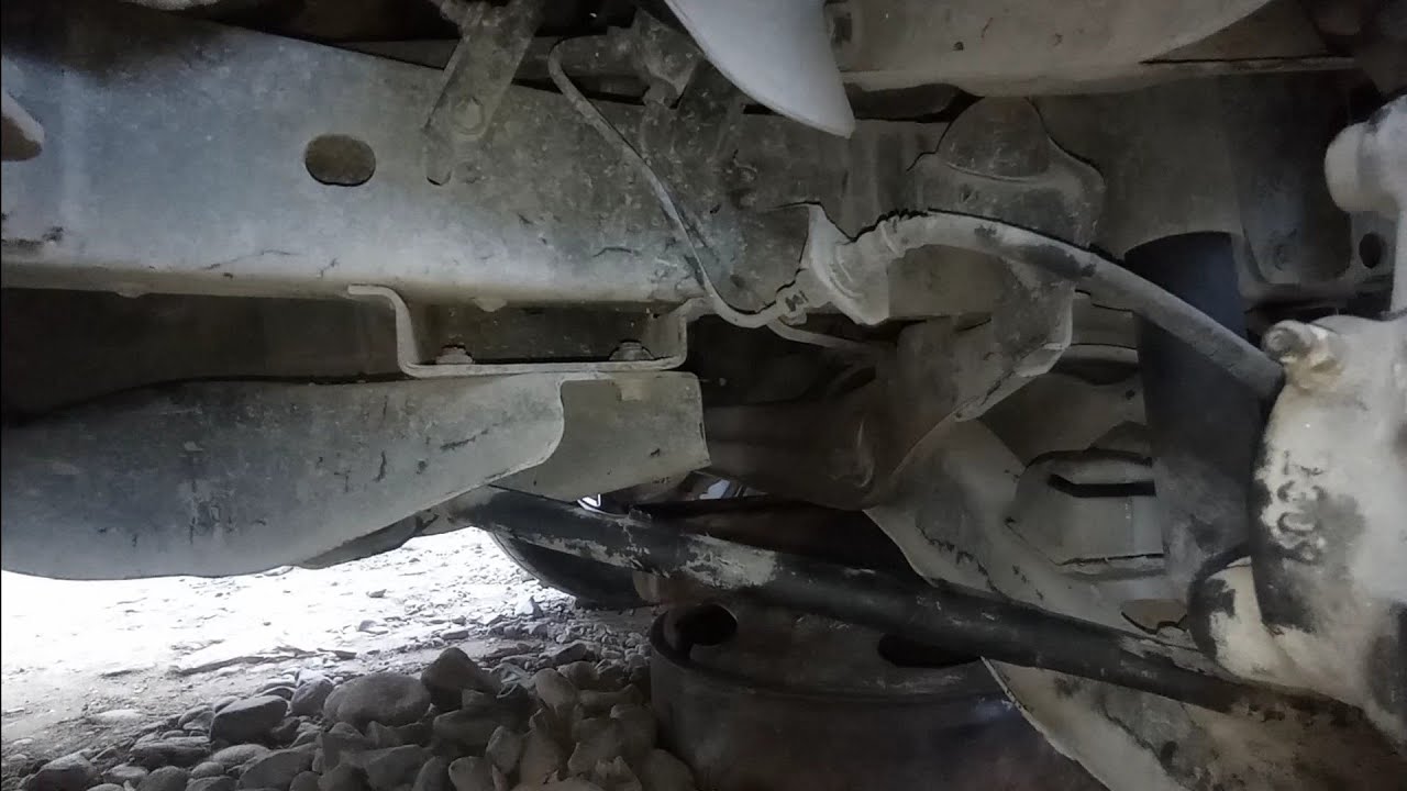Cara Mengganti Karet Strut bar/Karet Stabil Sayap Bawah Mobil Kijang