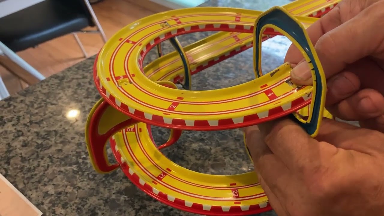 VINTAGE TECHNOFIX NR. 290/2 TOBBOGAN WITH 2 CARS. 100% ORIGINAL AND FULLY FUNCTIONING WITH IT'S BOX!