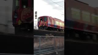 【赤いアンパンマン列車】2700系　特急　南風　岡山駅発車後加速していく  #アンパンマン列車　#2700系