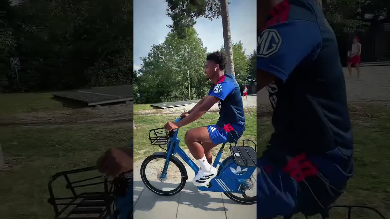 🚲🔴🔵 POV : Tu vas au stade en vélo pour disputer ton match #olympiquelyonnais #ol #football