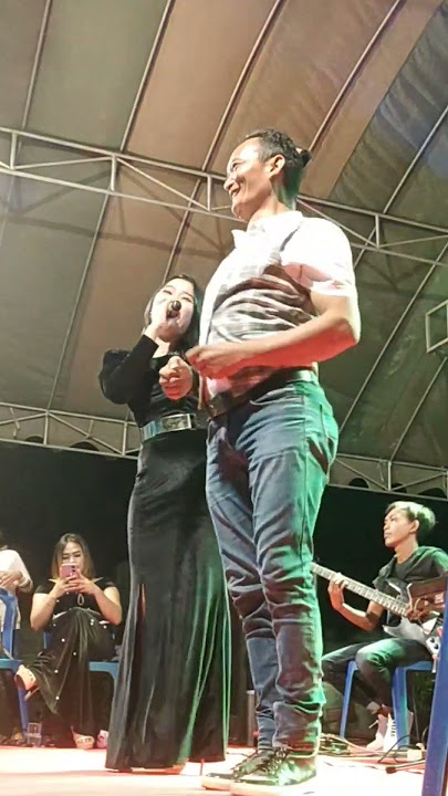 Oye sisa sisa cinta #goyang #dangdut #trending