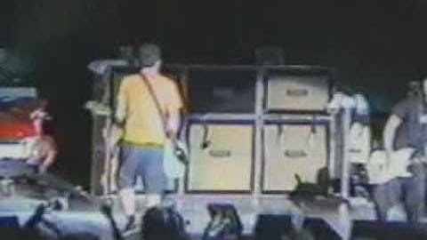 20 - blink-182 - Carousel live at the Mark, Tom & Travis Show tour