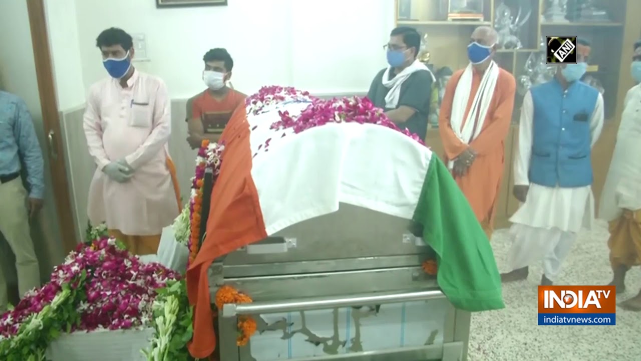 Rajnath Singh, CM Shivraj pay last respects to Lalji Tandon in Lucknow