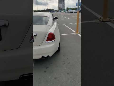 Ролс ройс. Сама крута автівка, яку я бачив в Києві! От би тест-драйв зробити на неї. #україна #київ