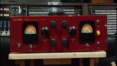 D.W. Fearn VT-2 Vacuum Tube Microphone Preamplifier