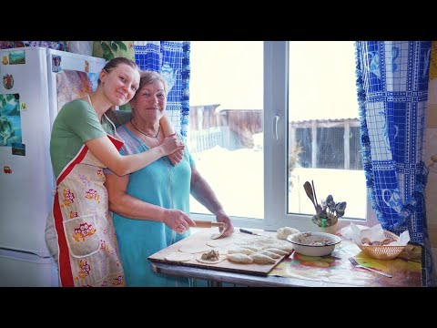 В ГОСТИ К БАБУШКЕ В ДЕРЕВНЮ | БАНЯ | ПИРОГИ С МЯСОМ И НОВЫЙ ЭЛЕКТРОКОТЕЛ