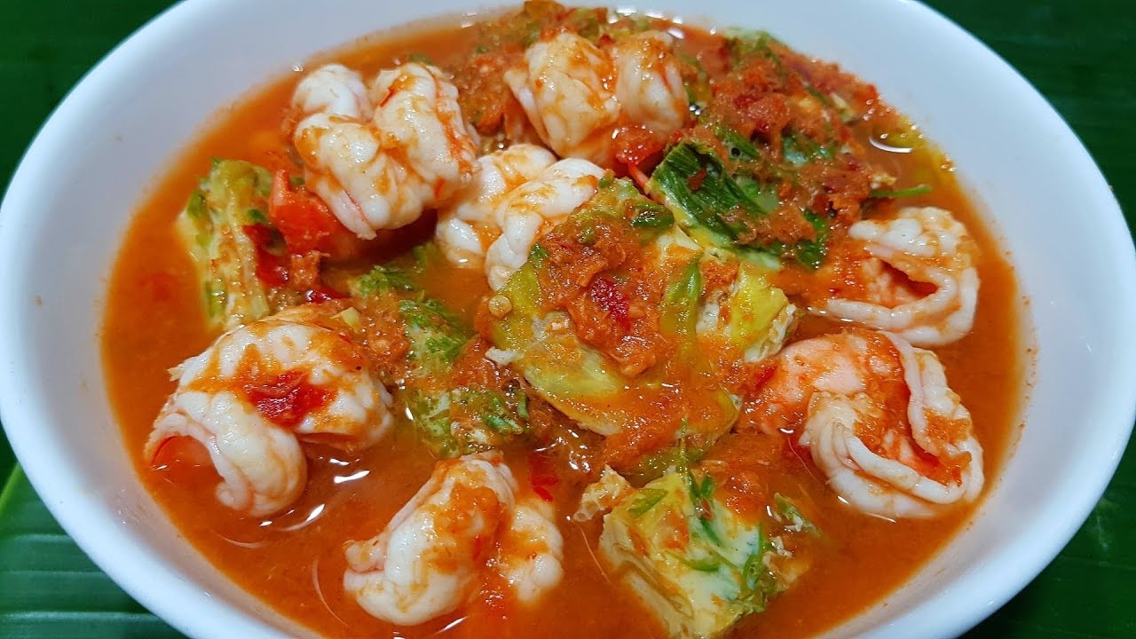 กับข้าวกับปลาโอ 566 : แกงส้มกุ้งไข่เจียวใบตอง Sour Soup Shimp and bananan leaf omlet