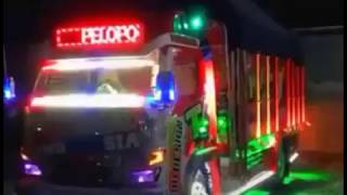 CINEMATIC TRUK TAWAKAL INDONESIA MBOIS DENGAN LAMPU-LAMPU LED