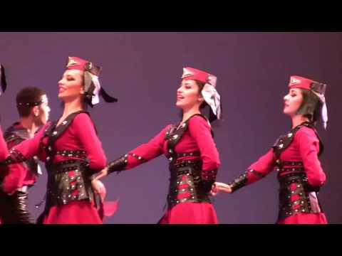 Armenian Dance - Hzor Hayastan - Vanoush Khanamiryan Dance School