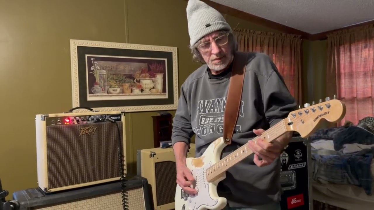 Новая Peavey Classic 20... звучит очень винтажно и просто потрясающе!!