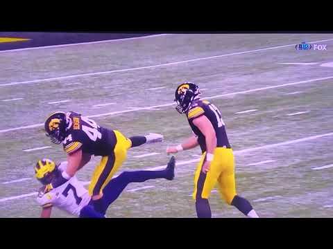 WOW! Donovan Edwards to Roman Wilson! Michigan 14 Iowa 0