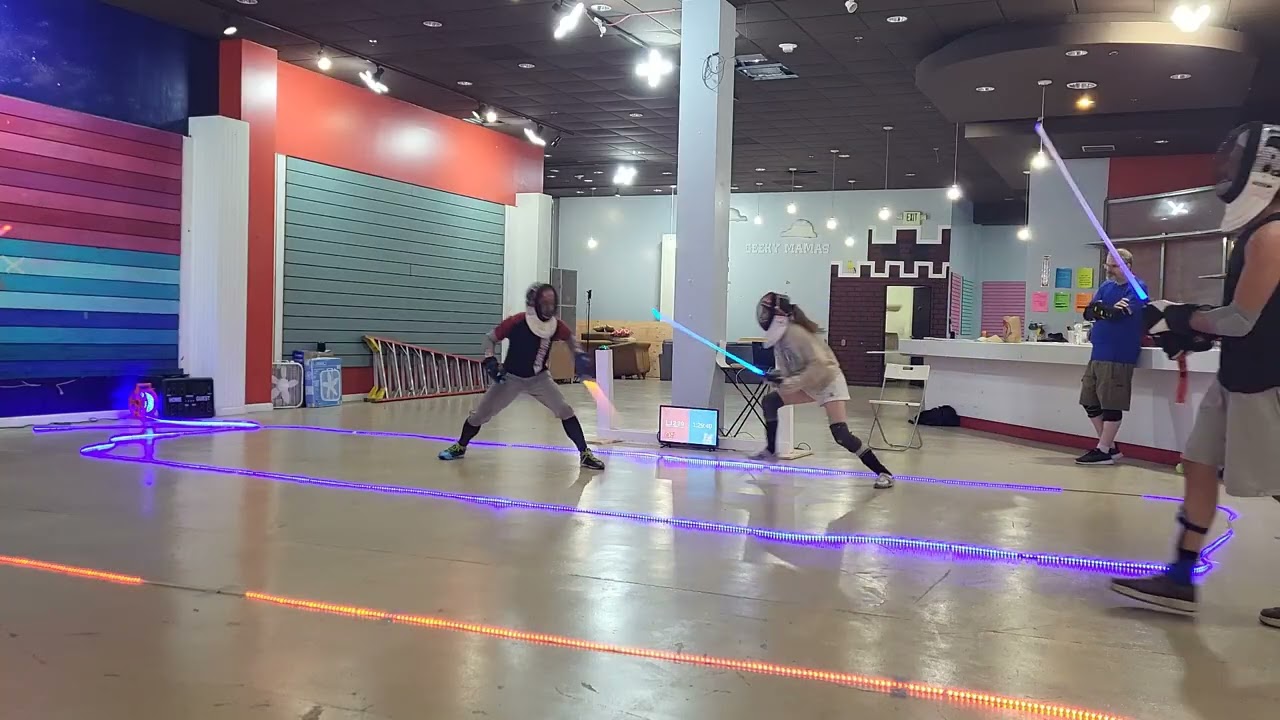 Поединок 2 на 2 по фехтованию на световых мечах Time Crunch с комментариями