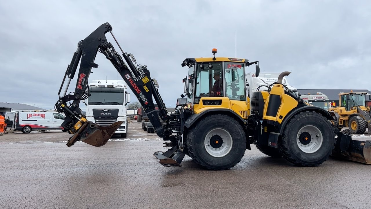 Köp Grävlastare Huddig 1260E på Klaravik