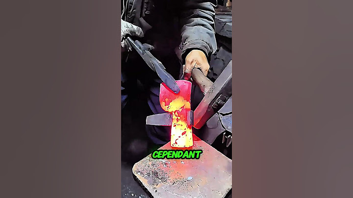 Voici comment sont forgées les haches : un savoir-faire impressionnant !#hache #forge #outil