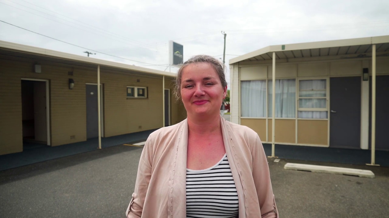 Edgewater Hotel Devonport Review in Slovenian from Tea by Grasshopper Travel