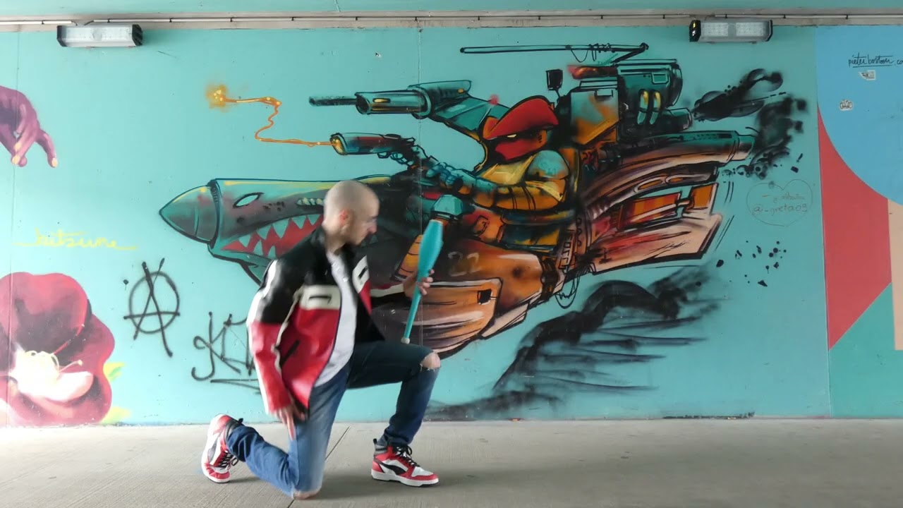 K-pop juggling video by Peejay (in 4k)