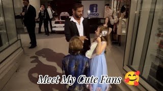 Hauser's Heartwarming Encounter: Meeting His Adorable Fans for a Memorable Moment! 🌟🎻