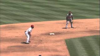 2011/08/21 Izturis steals third