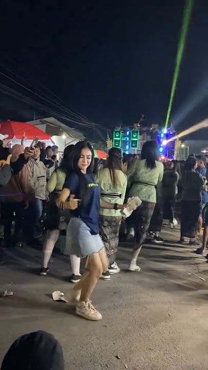losskan Bu della💃🏻#dj #djremix #joget #dancer #karnavalparty #short
