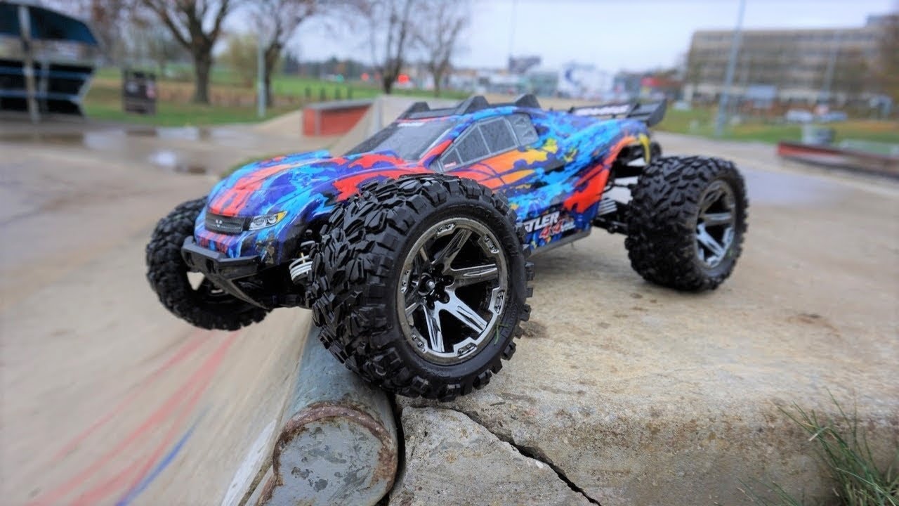 NEW Traxxas Rustler 4x4 VXL Trashed at Skate Park! - YouTube