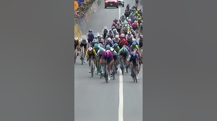 Mads Pedersen back in the Maglia Rosa after another mega sprint! | Stage 3 #giroditalia  #cycling