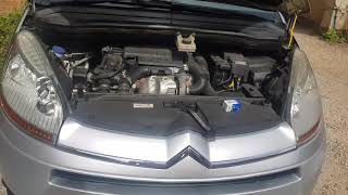 How To Replace Dipped Beam Headlight Bulb Citroen C4 Picasso 4K screenshot 5