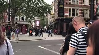 Female Pickpocket Gang Caught on Camera Stealing Purse in LonDON 2020