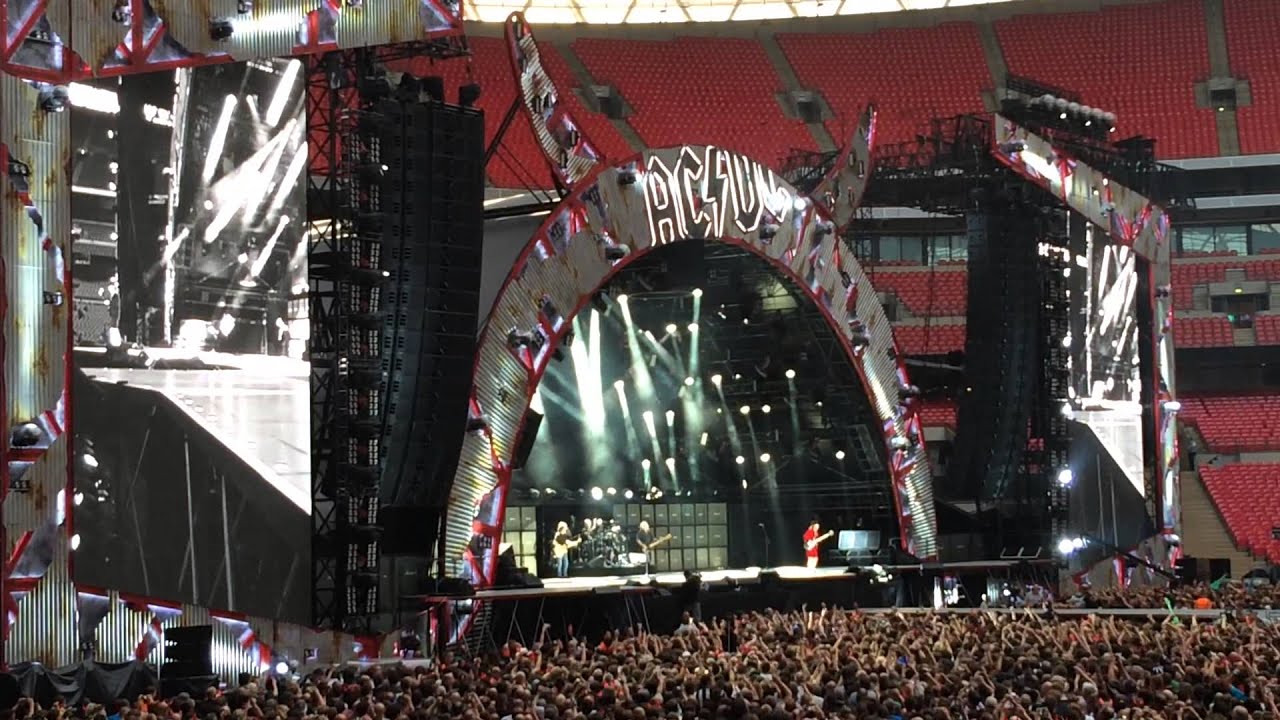 AC/DC at Wembley 4th July 2015 - YouTube