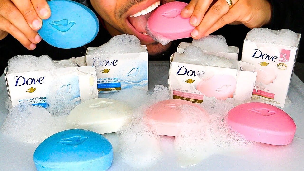 ASMR PINK VS BLUE EDIBLE SOAP BAR PRANK CHOCOLATE CHALLENGE EATING