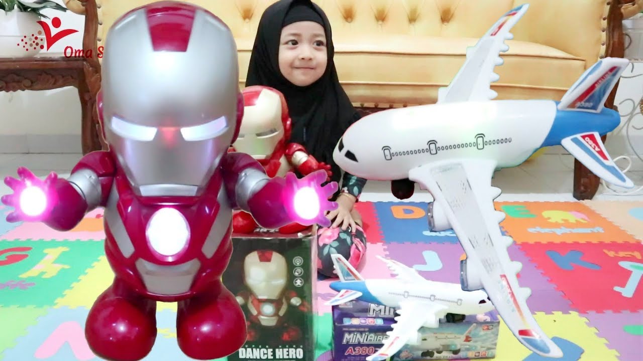 Bermain Mainan Robot Hero Dance Iron Man Dan Pesawat Bermain Mainan Robot Hero Dance Iron Man Dan Pesawat