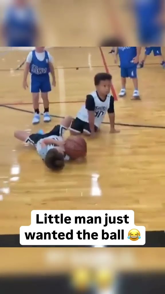 When Julius Randle’s son made a business decision ?? (via juliusrandle30/IG)