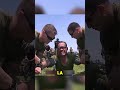 ¡Soldados desafían la brutal descarga de un TASER en equipo!