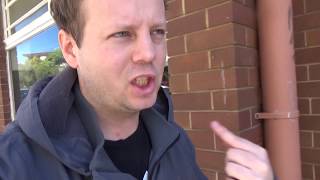 Mi parolas pri mia dorso kaj kruro