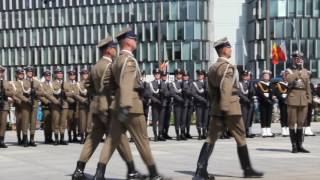 Uroczysta zmiana warty na Posterunku Honorowym przed Grobem Nieznanego Żołnierza