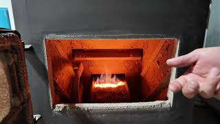 Keystoker Coal Stove - How to Empty the Ashes with TOOL & TECH