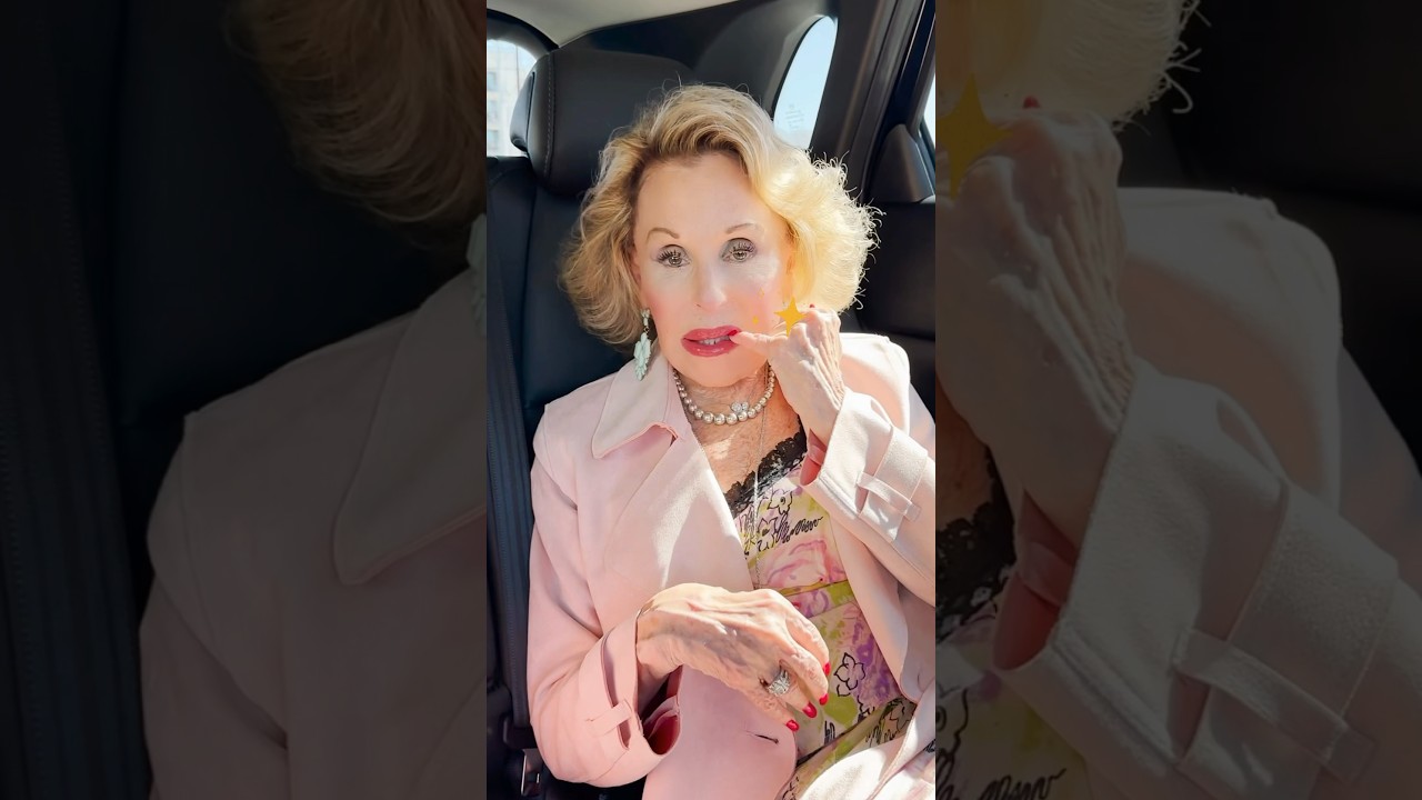 Chic Grandma Reveals BEAUTY SECRET 💅💅💅 