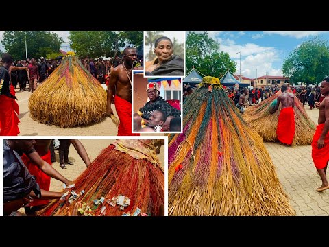 NOBODY INSIDE This Aflao Juju Was Dancing Kete By Itself Without Any Help At Asantehemaa Dote Yie
