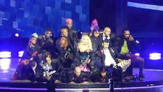 Video-Miniaturansicht von „Madonna - Holiday (with lead-in) - The O2 Arena, London, 17/10/23“