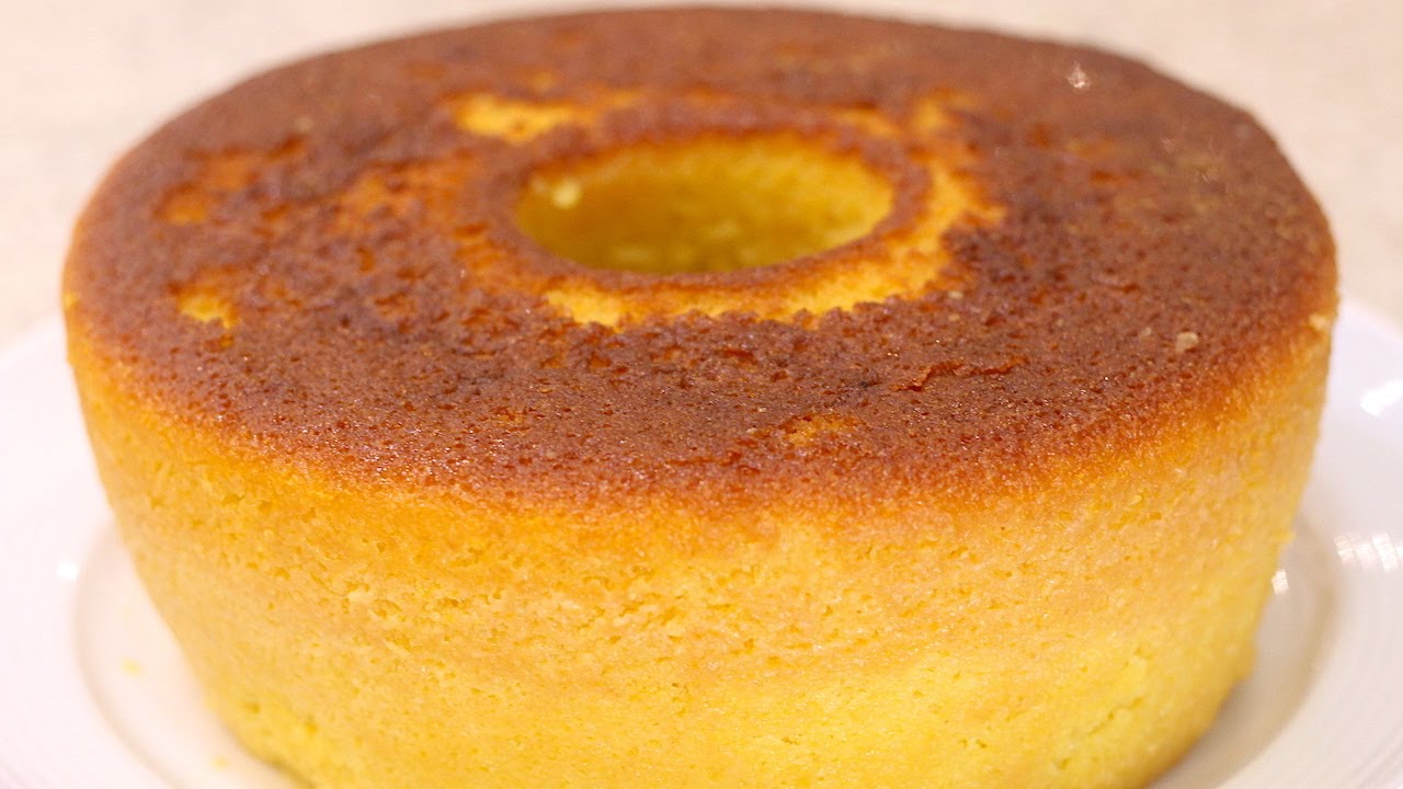 Um bolo de fubá muito fácil para um lanche rápido