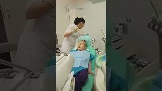 Супер зубной врач спасает малышку