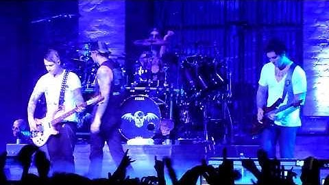 Avenged Sevenfold - Buried Alive - Live Paris 14/11/2010 HD
