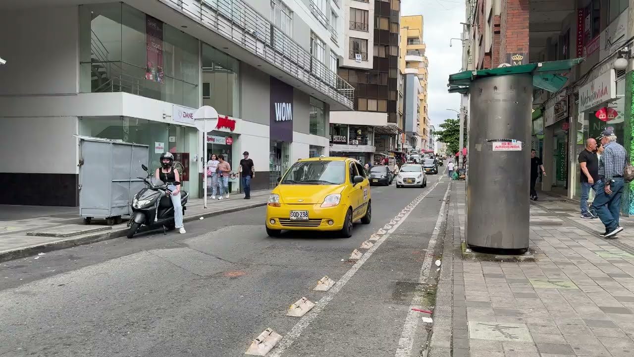 Caminata sector centro Armenia #turismo #viral #colombia 