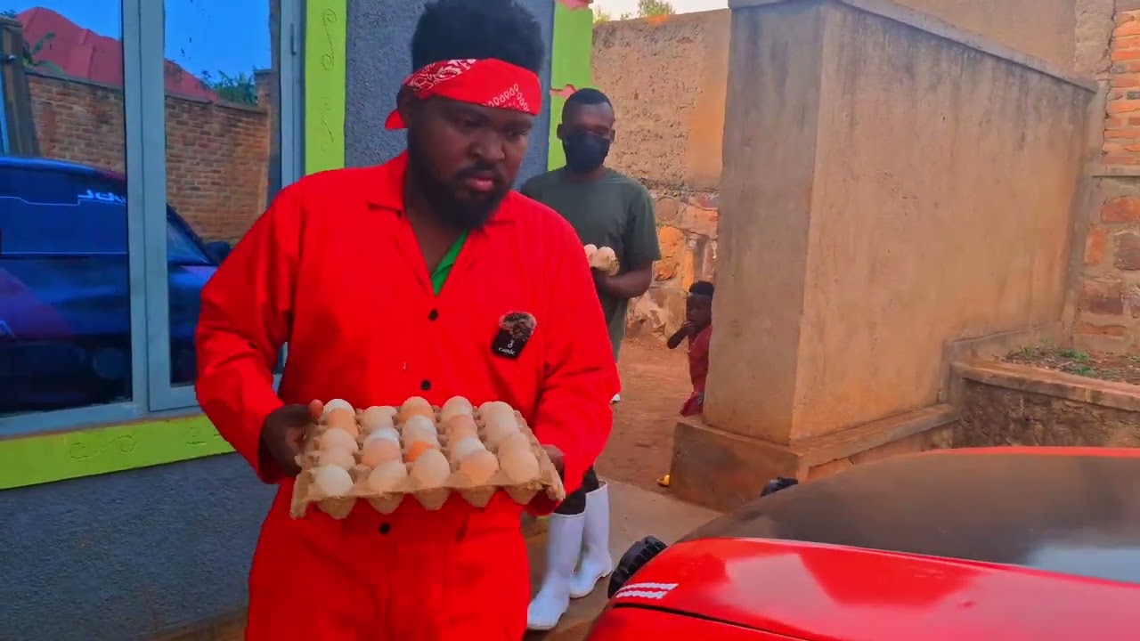 Amag the black  agenuye amagi ninkoko ze muri Hotel irebere Video uko byagenze