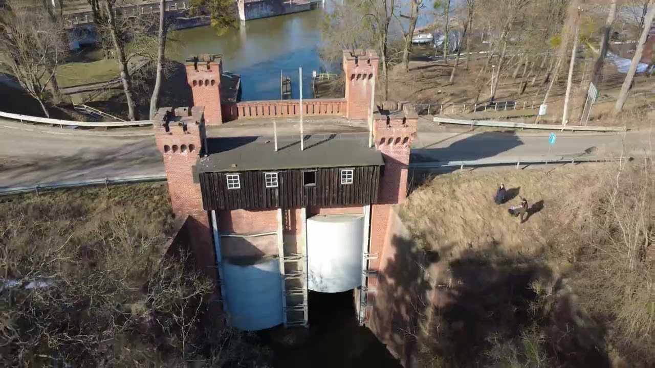 Żeby tu dojechać trzeba przejechać przez Piekło… Niezwykła śluza w Biała Góra