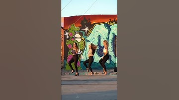 Thumbnail of Gimme! Gimme! Gimme! 👠🎶