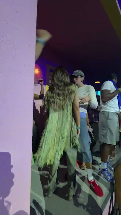 Belinda en el show de Bad Bunny acá hay MUCHA ONDA 🔥🔥