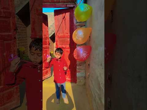 Lam No Bong Bay Nhan Qua Bat Ngol Burst Balloons To Receive Surprise